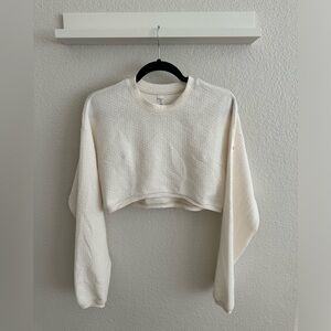 Alo Yoga Cropped Tailored Crewneck / color: ivory / size: s